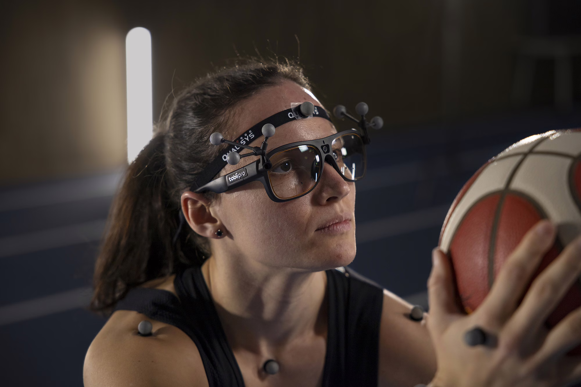 Tobii Glasss III combined with Qualisys motion capture technology is revolutionizing the way basketball performance is analyzed and enhanced. By utilizing advanced motion capture systems, athletes can gain invaluable insights into their movements, biomechanics, and overall game performance. With Tobii Qualisys, coaches and players can track key metrics such as shooting accuracy, dribbling efficiency, and defensive maneuvers. This data-driven approach allows for tailored training programs that focus on individual strengths and weaknesses, ultimately leading to improved performance on the court. The integration of motion capture in basketball not only aids in player development but also enhances team strategies. By analyzing player movements in real-time, coaches can make informed decisions during games, optimizing player positioning and tactics. Furthermore, the immersive experience provided by Tobii Qualisys technology allows athletes to visualize their performance, making it easier to identify areas for improvement. This innovative tool is essential for any basketball program looking to stay ahead of the competition. Recorded in Prophea.X eyetracking and motion tracking powered by Tobii and Qualisys motion capture is a game-changer for basketball, offering a comprehensive solution for performance analysis and training optimization. Embrace the future of sports technology and elevate your game with Tobii Qualisys and Prophea.X by Ergoneers
